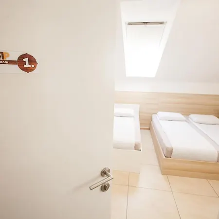 Klik * بوستوينا