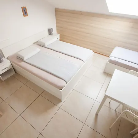 Klik * بوستوينا