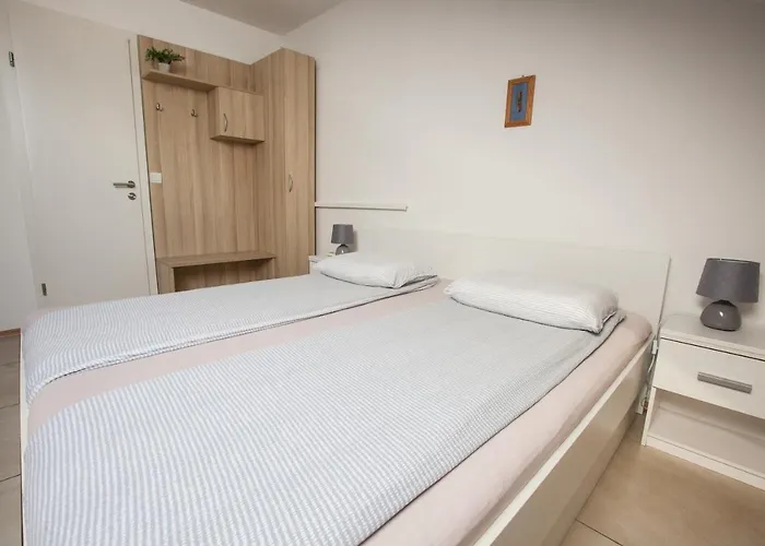 Nastanitev v družini Klik Postojna